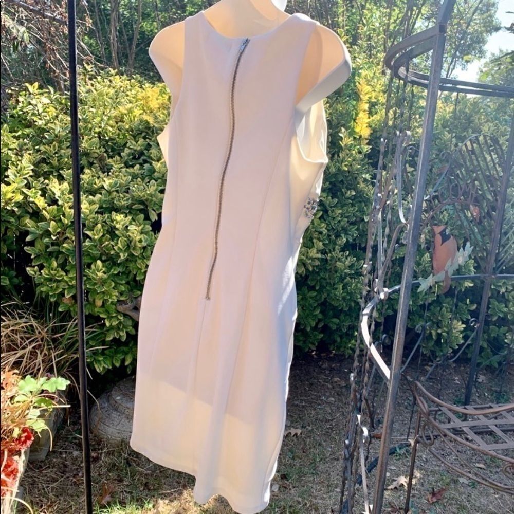 Love, Nikie Lew Dress - Picture 4 of 7